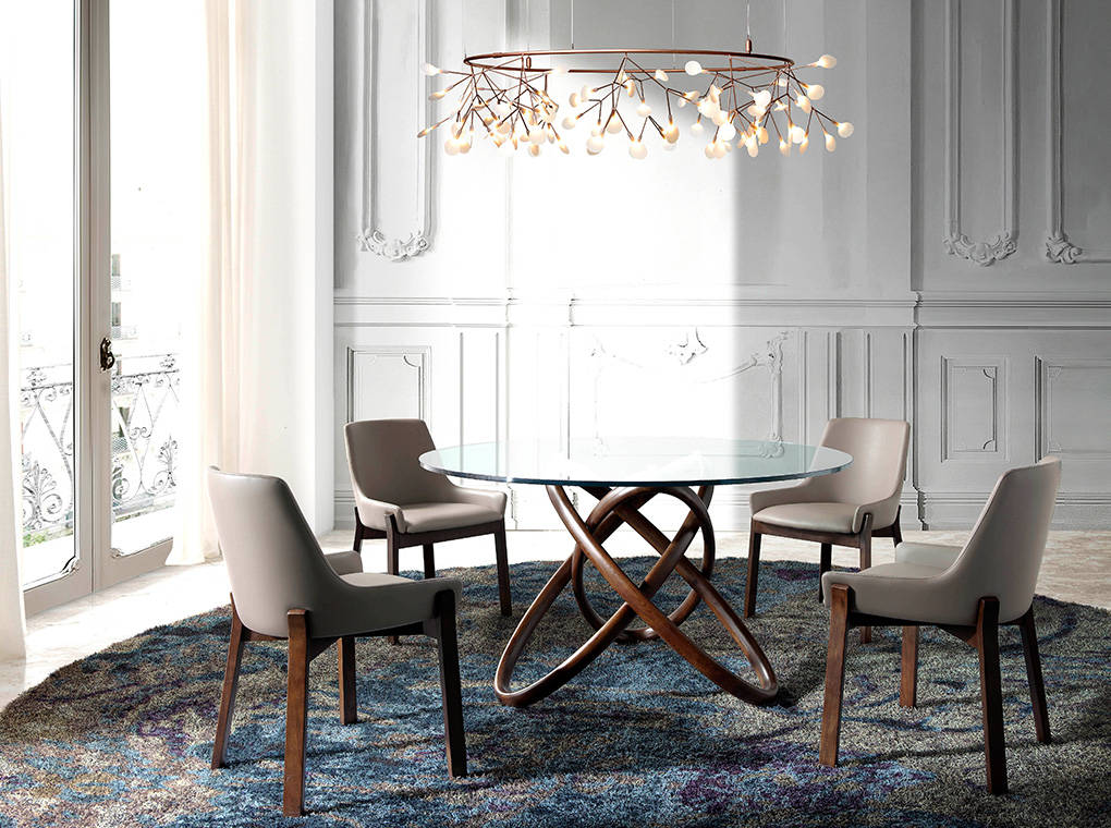 Dining table in tempered glass and solid wood in Walnut colour Dining table in tempered glass and solid wood in Walnut colour